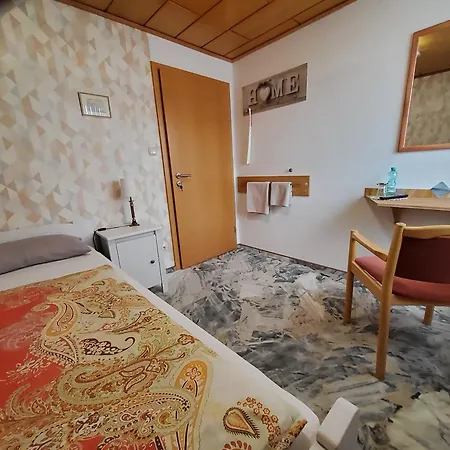 Bed & Breakfast Gaestehaus Schmidt *