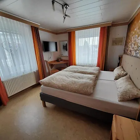 Gaestehaus Schmidt Bed & Breakfast *