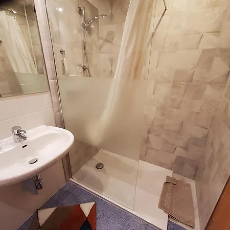 Nocleg ze śniadaniem Gaestehaus Schmidt Lichtenberg (Bavaria)