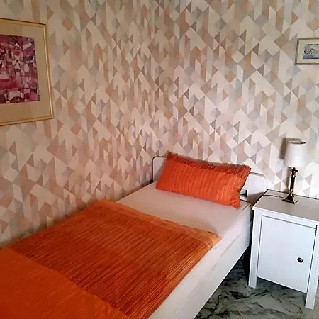 Gaestehaus Schmidt Bed & Breakfast