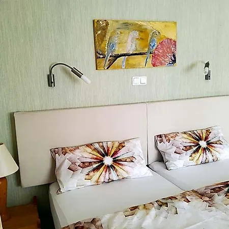 Bed & Breakfast Gaestehaus Schmidt