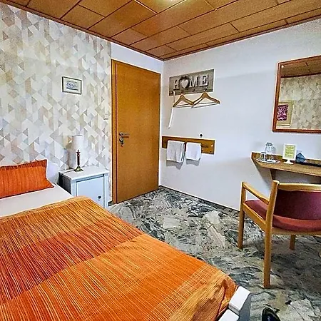 Gaestehaus Schmidt Bed & Breakfast